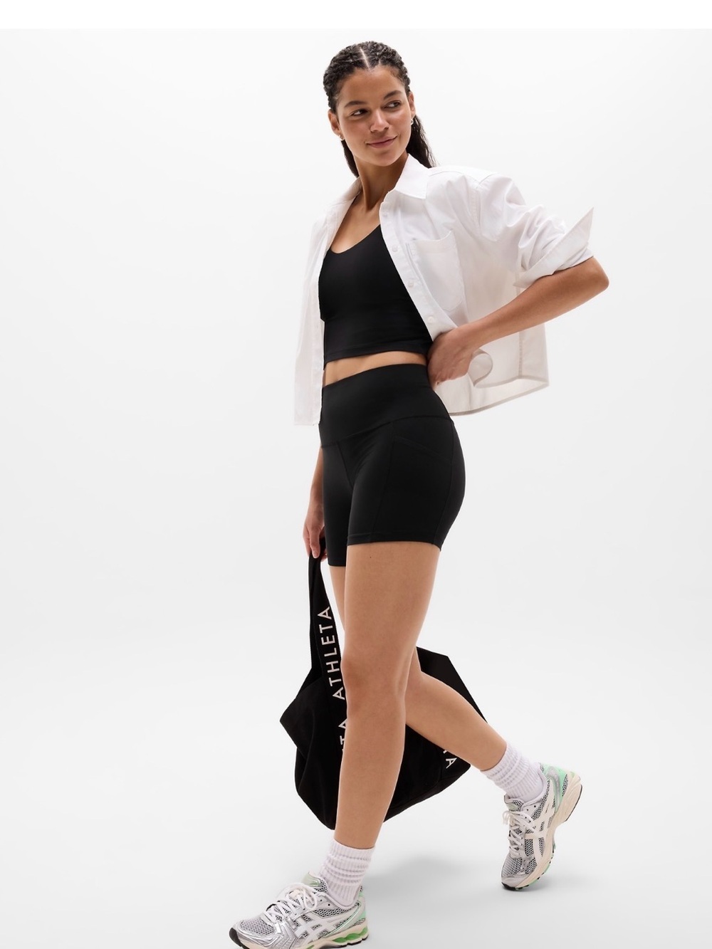NWT Athleta Salutation Stash 5” Black Short Size Large